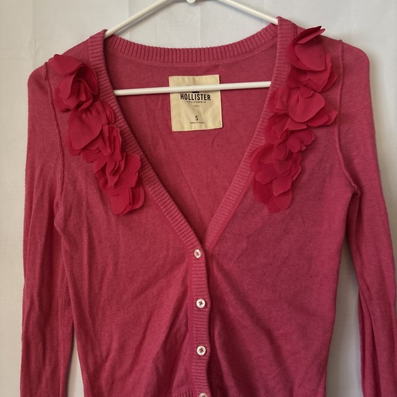 Hollister Cardigan Sweater Women's Small Pink Knitted Cropped Flower Embellished - Picture 3 of 6